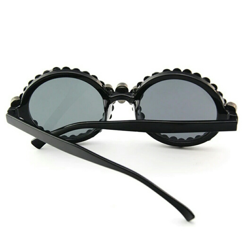 Skull Studded Round Retro Sunglasses - Picture 2 of 3
